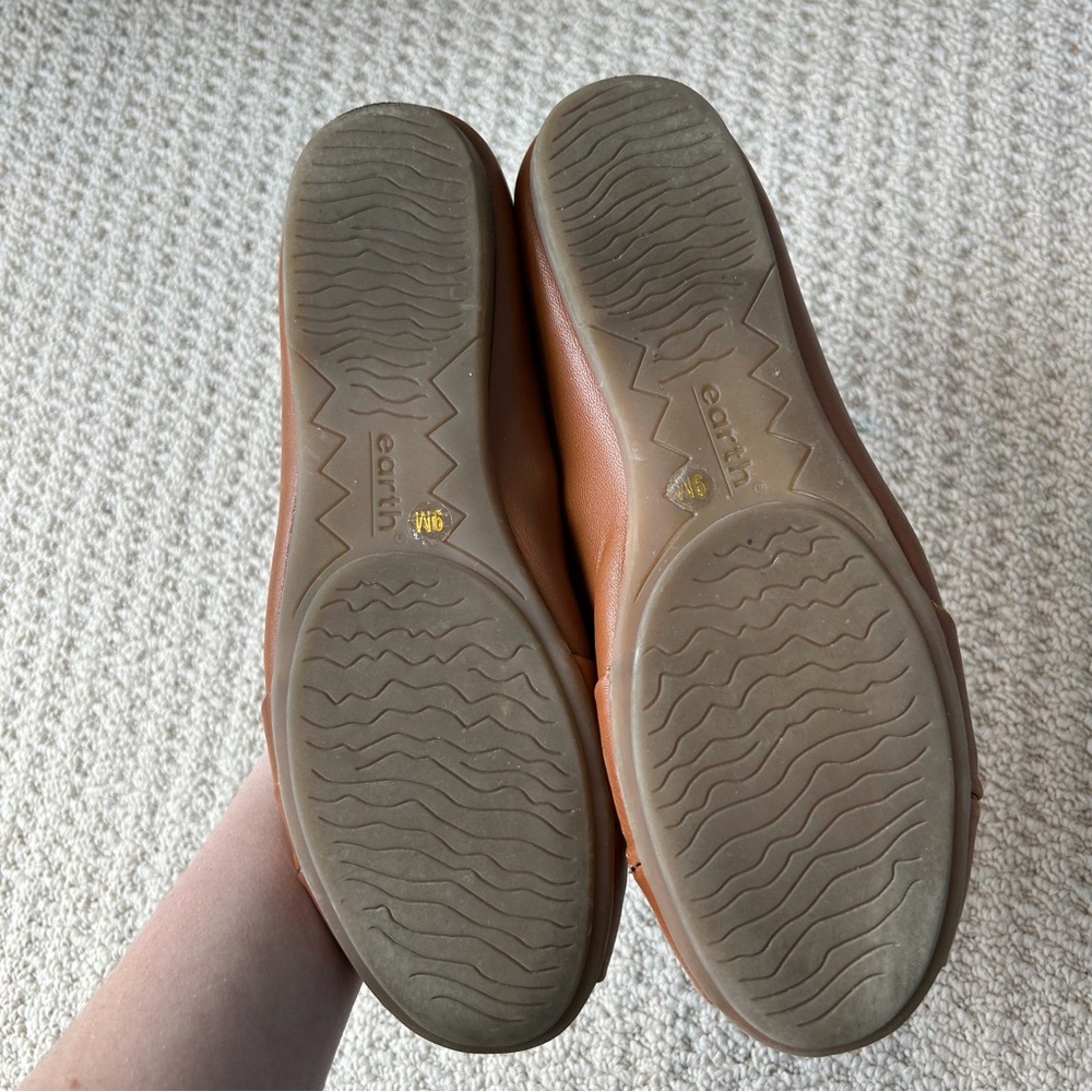 Earth Origins Tan Knotted Leather Ballet Flats - Picture 4 of 12